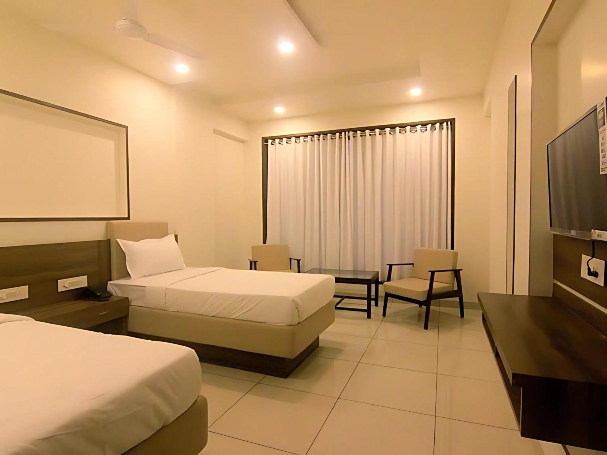Srijan Inn Ābu Road 外观 照片