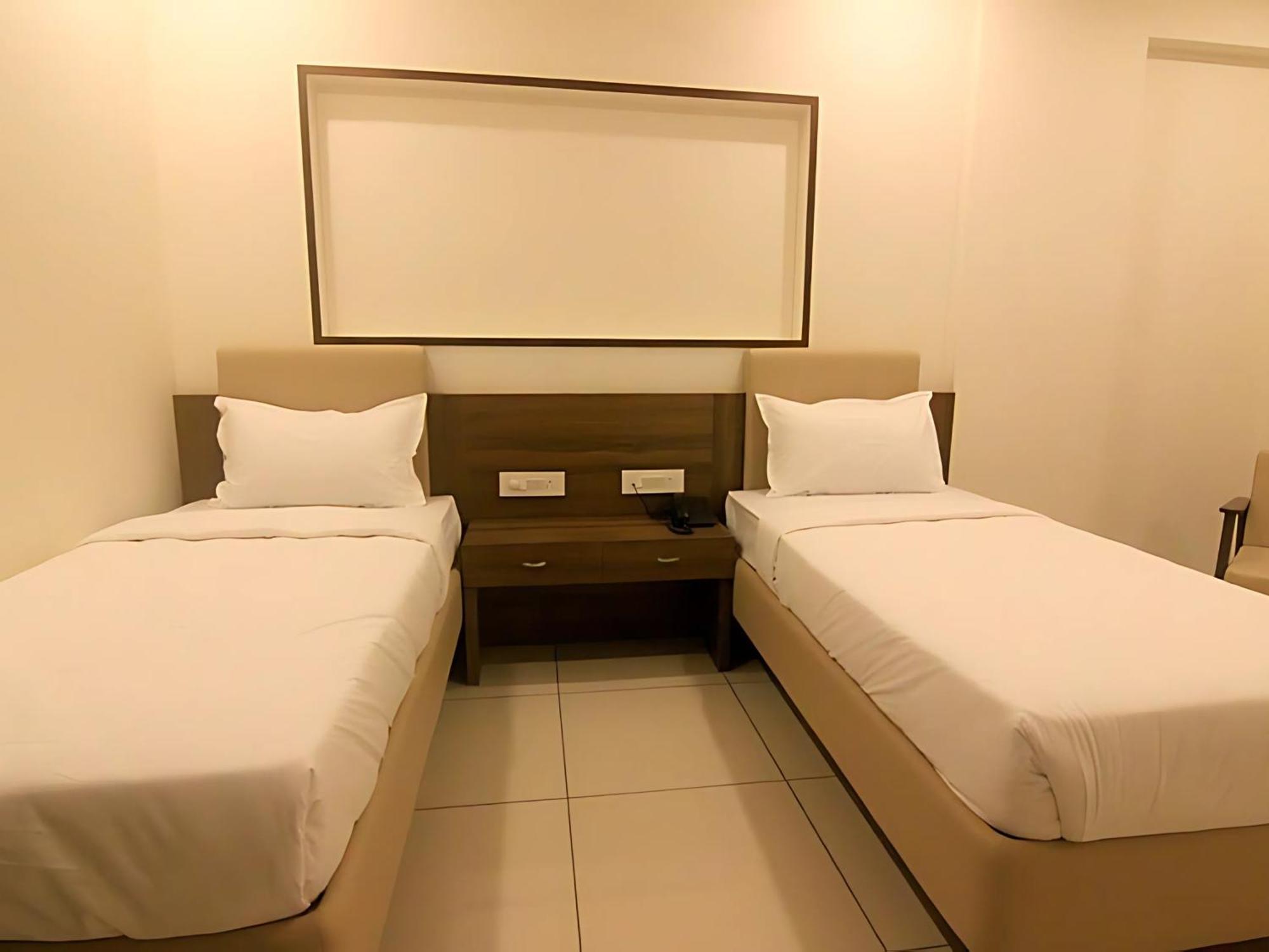 Srijan Inn Ābu Road 外观 照片